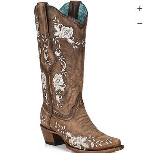Country Outfitter women’s cowgirl boots